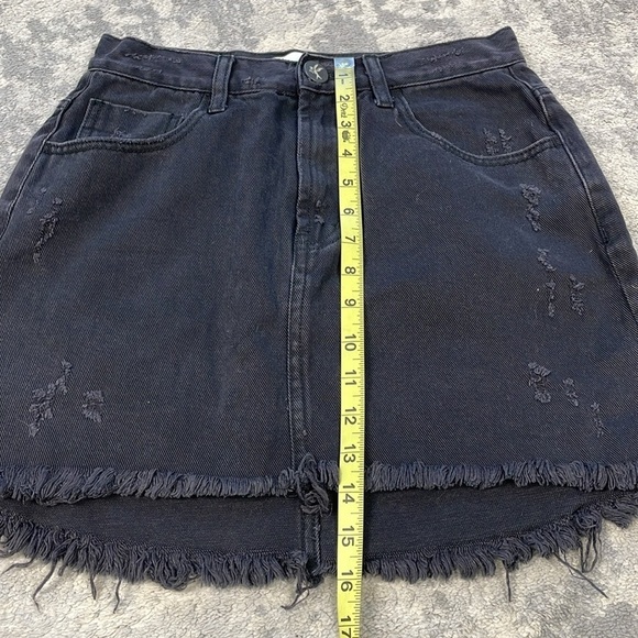 One by One Teaspoon 2020 Mini Skirt Black Denim Jean Distressed High Rise 28 - Picture 9 of 14